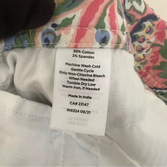 Talbots colourful short. Beautiful print. - Picture 9 of 9